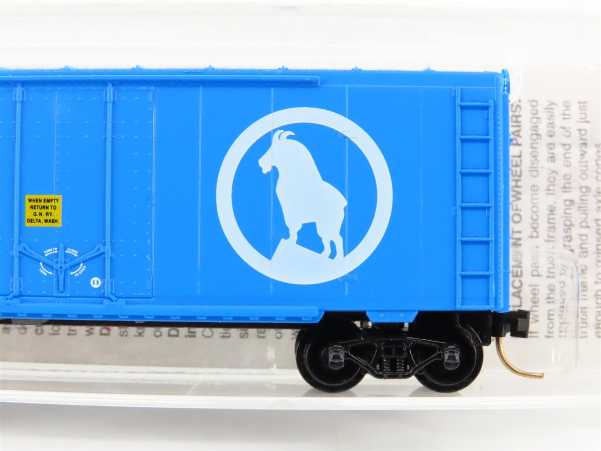 N Scale Micro-Trains MTL 74030 GN Great Northern Big Sky Blue 40&#39; Box Car #6646