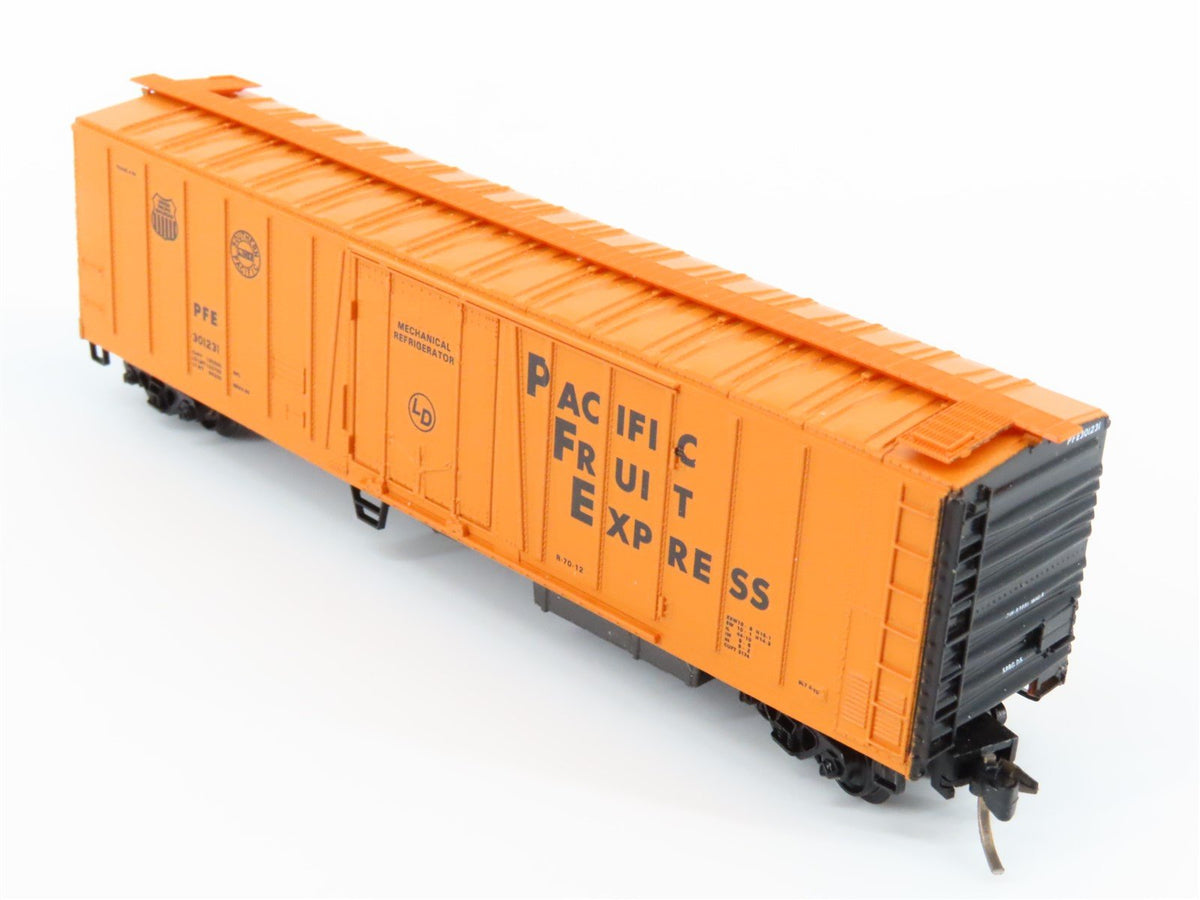 N Kadee Micro-Trains MTL 70010 UP SP PFE Pacific Fruit Express Reefer #301231