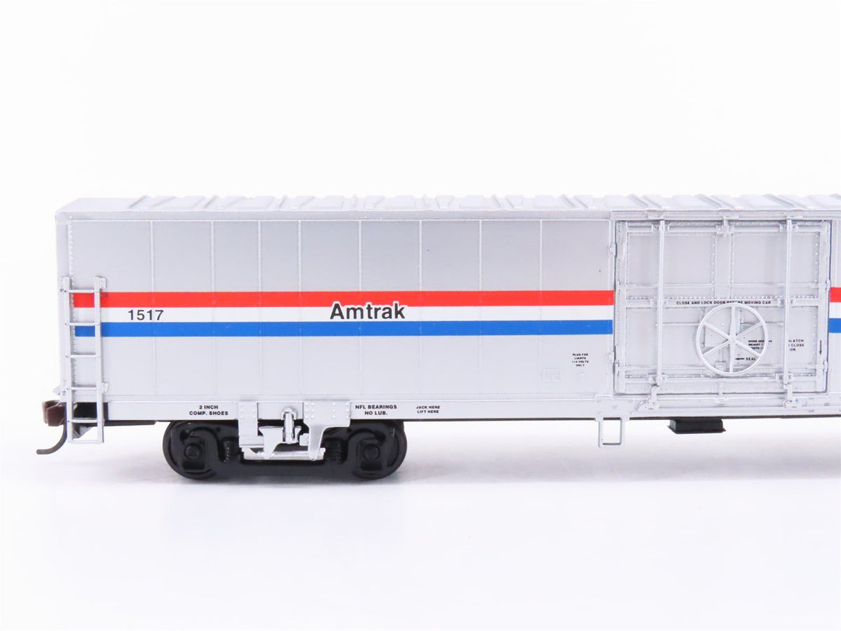 HO Scale Walthers 932-26021 Amtrak 60&#39; Material Handling Boxcars 2-Pack