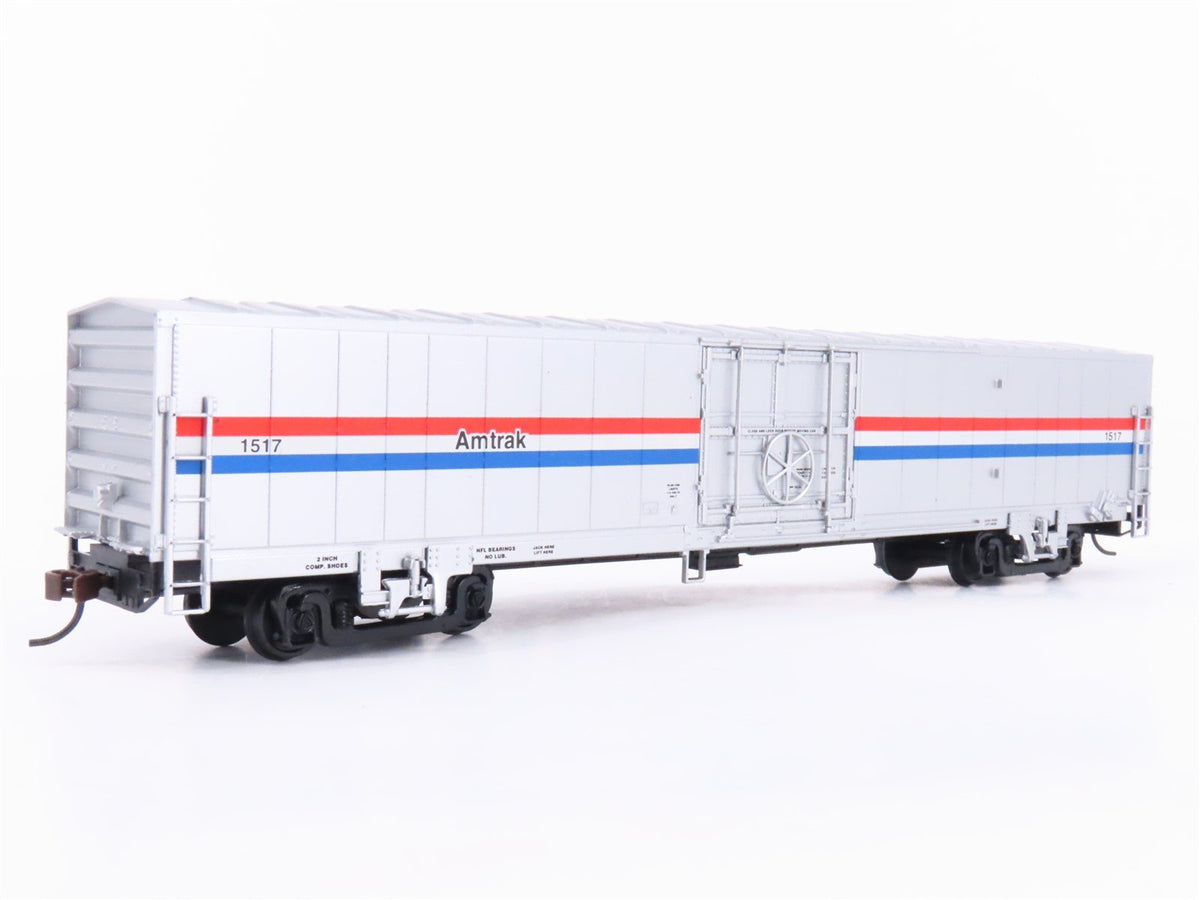 HO Scale Walthers 932-26021 Amtrak 60&#39; Material Handling Boxcars 2-Pack