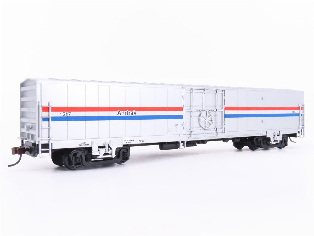 HO Scale Walthers 932-26021 Amtrak 60&#39; Material Handling Boxcars 2-Pack