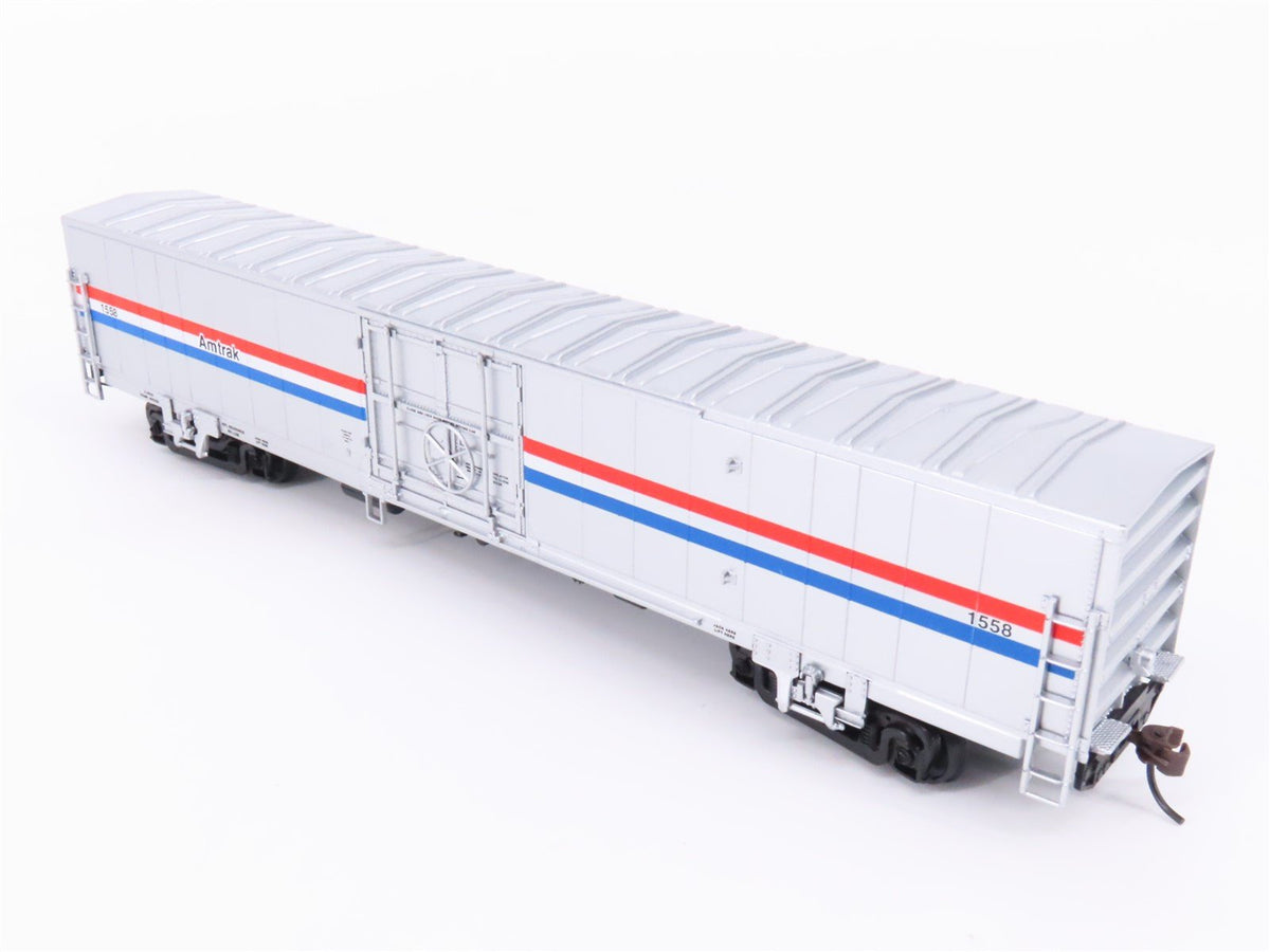 HO Scale Walthers 932-26021 Amtrak 60&#39; Material Handling Boxcars 2-Pack