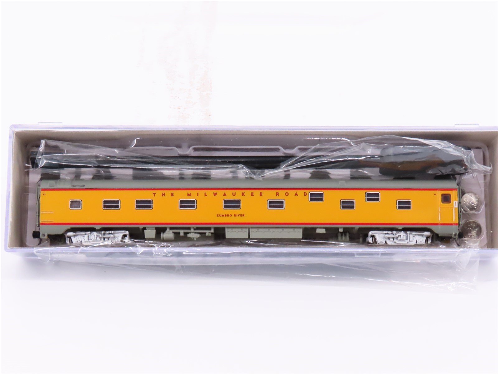 N Scale Rapido 501116 MILW Railway Duplex Sleeper Passenger Car "Zumbro River"