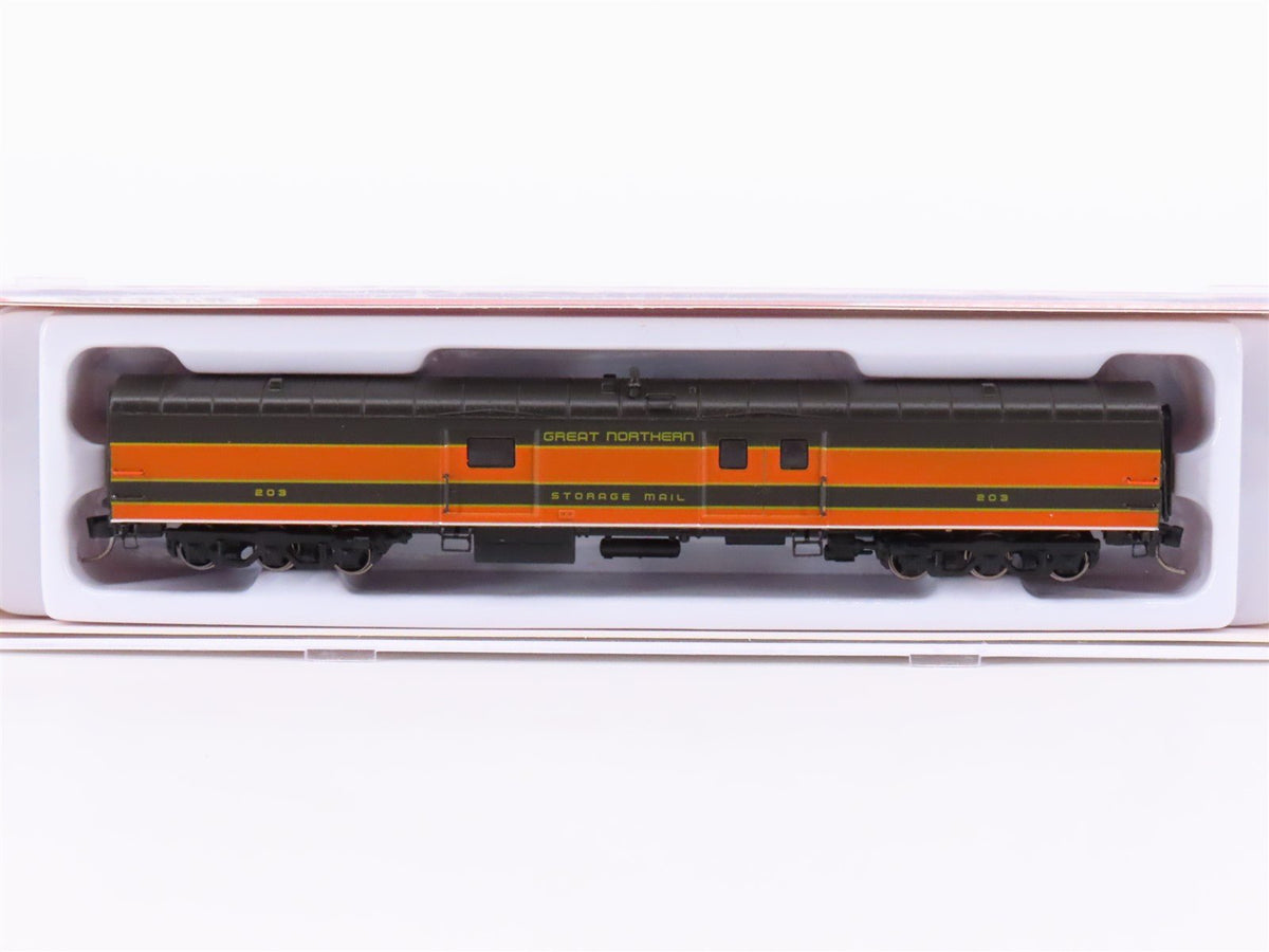 N Scale Rapido 506029 GN Great Northern Baggage Passenger Car #203