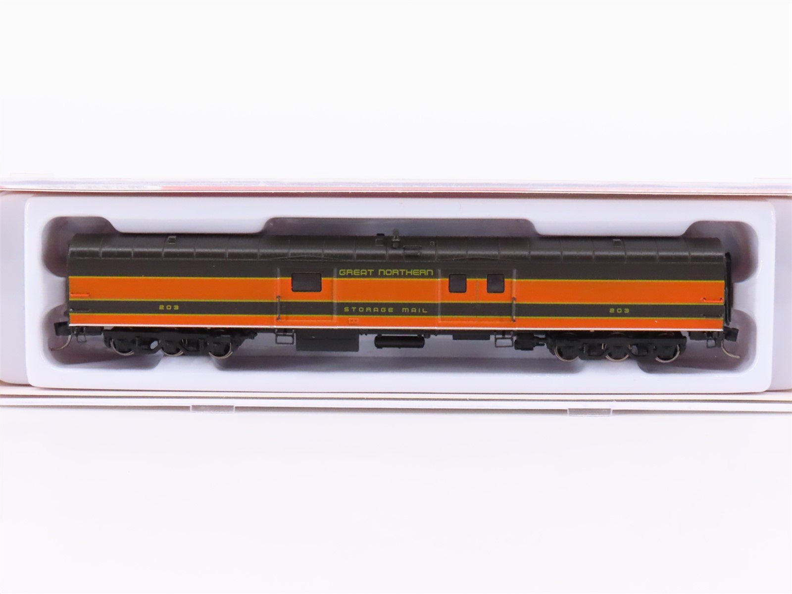 N Scale Rapido 506029 GN Great Northern Baggage Passenger Car #203