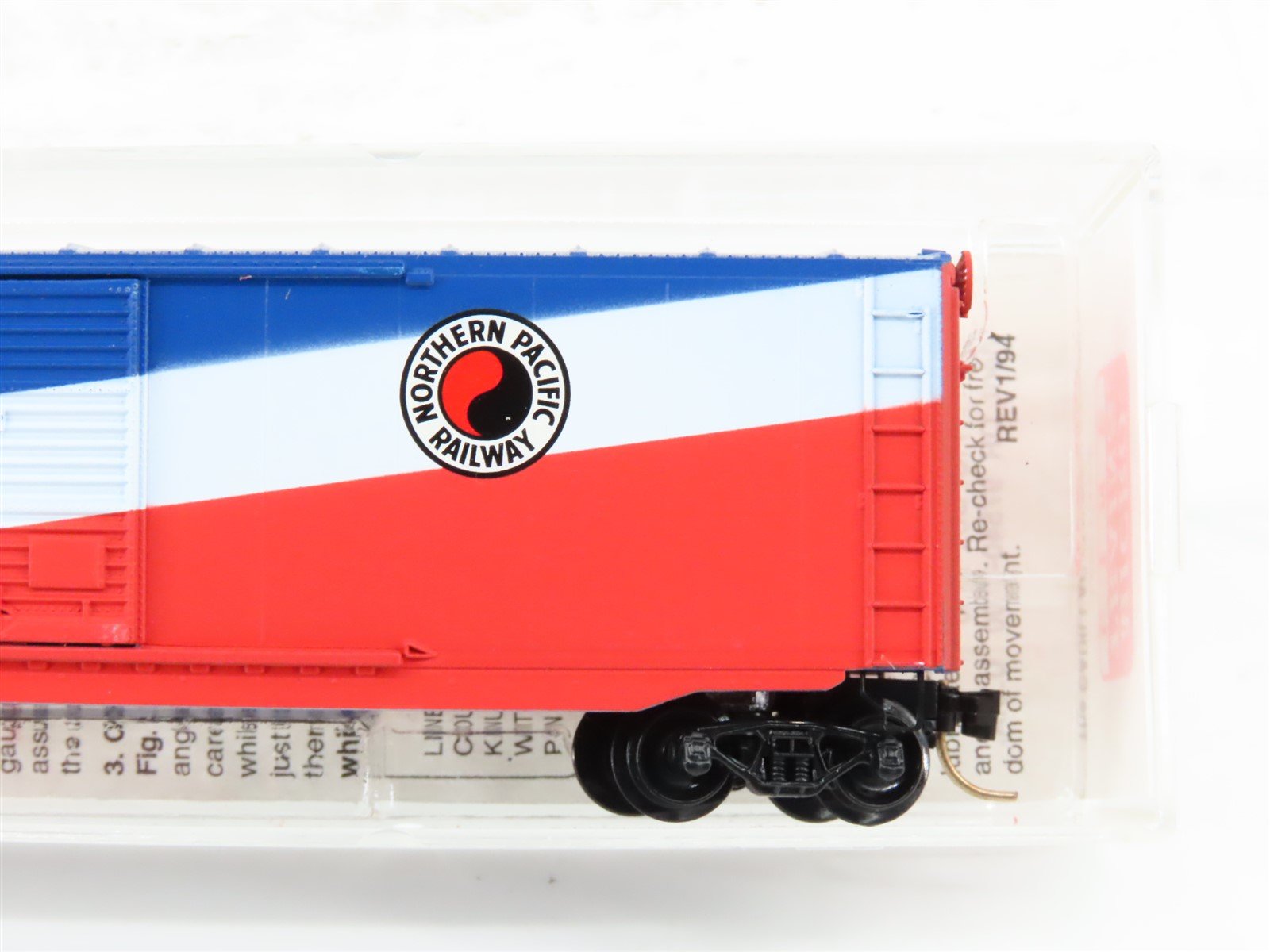N Micro-Trains MTL 77010 NP Northern Pacific Share in Freedom 50' Box Car #31555
