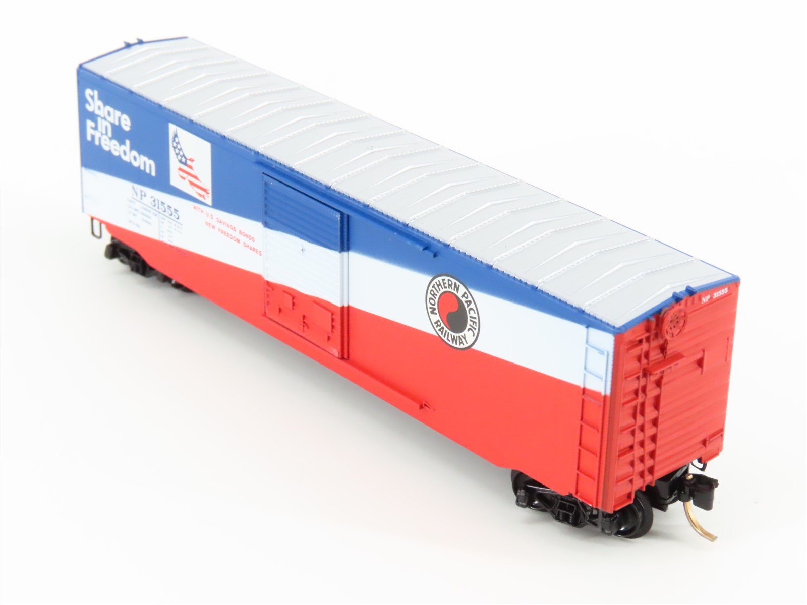 N Micro-Trains MTL 77010 NP Northern Pacific Share in Freedom 50' Box Car #31555