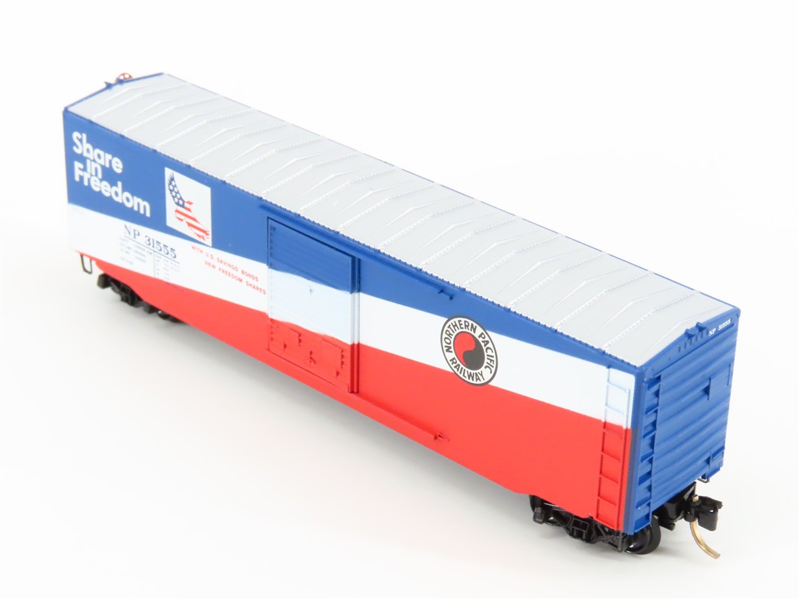N Micro-Trains MTL 77010 NP Northern Pacific Share in Freedom 50' Box Car #31555