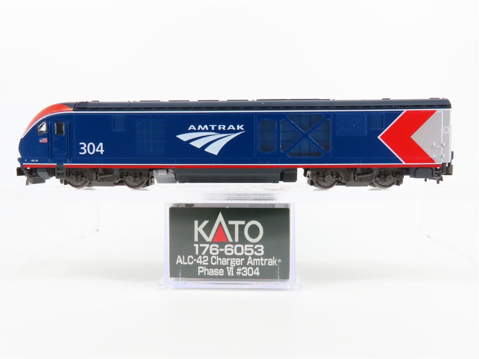 N KATO 176-6053 AMTK Amtrak Phase VI ALC-42 Charger Diesel #304 - DCC Ready