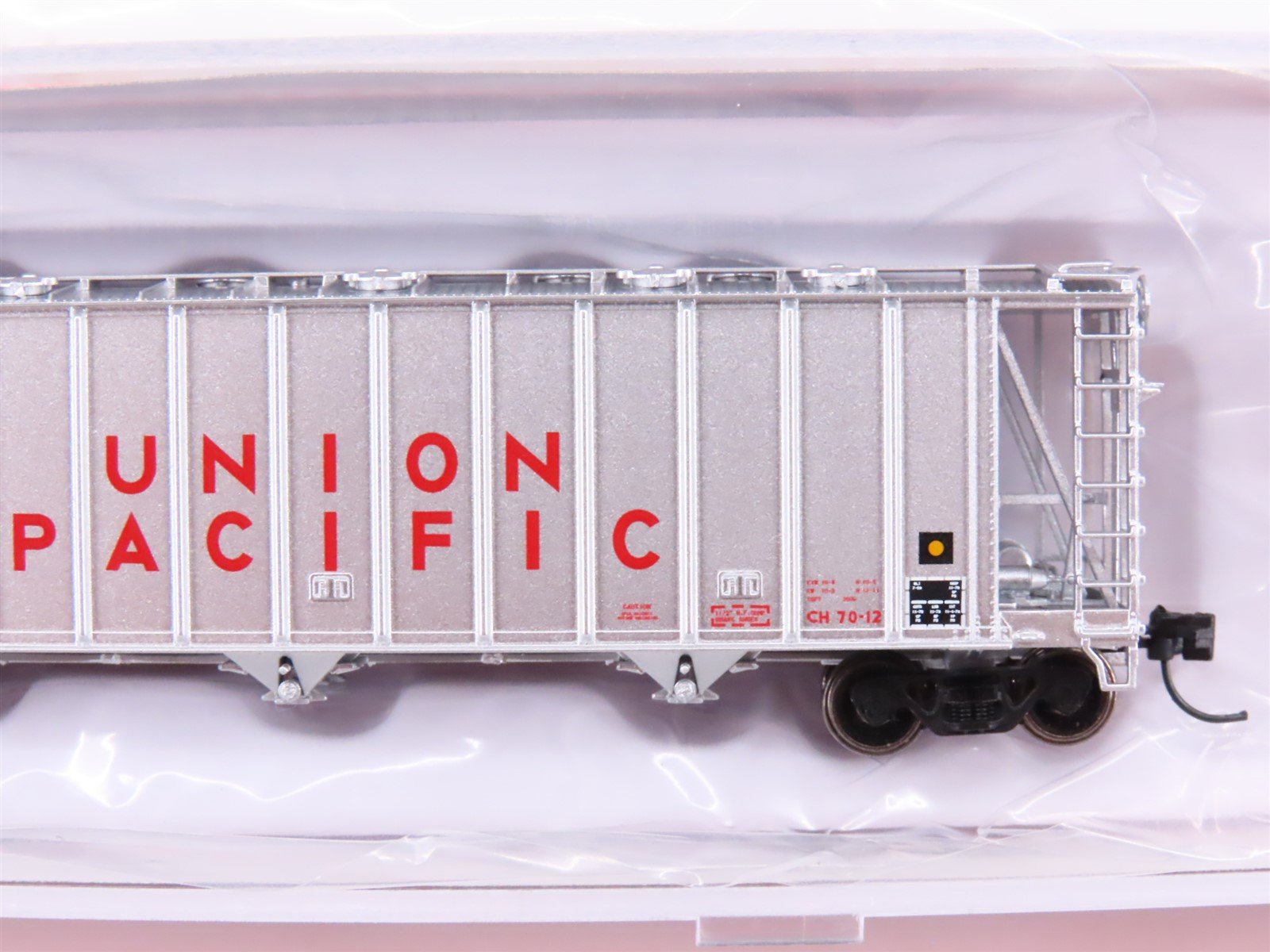 N Scale Atlas 50004031 UP Union Pacific 3500CF Dry-Flo 3-Bay Hopper Car #19209
