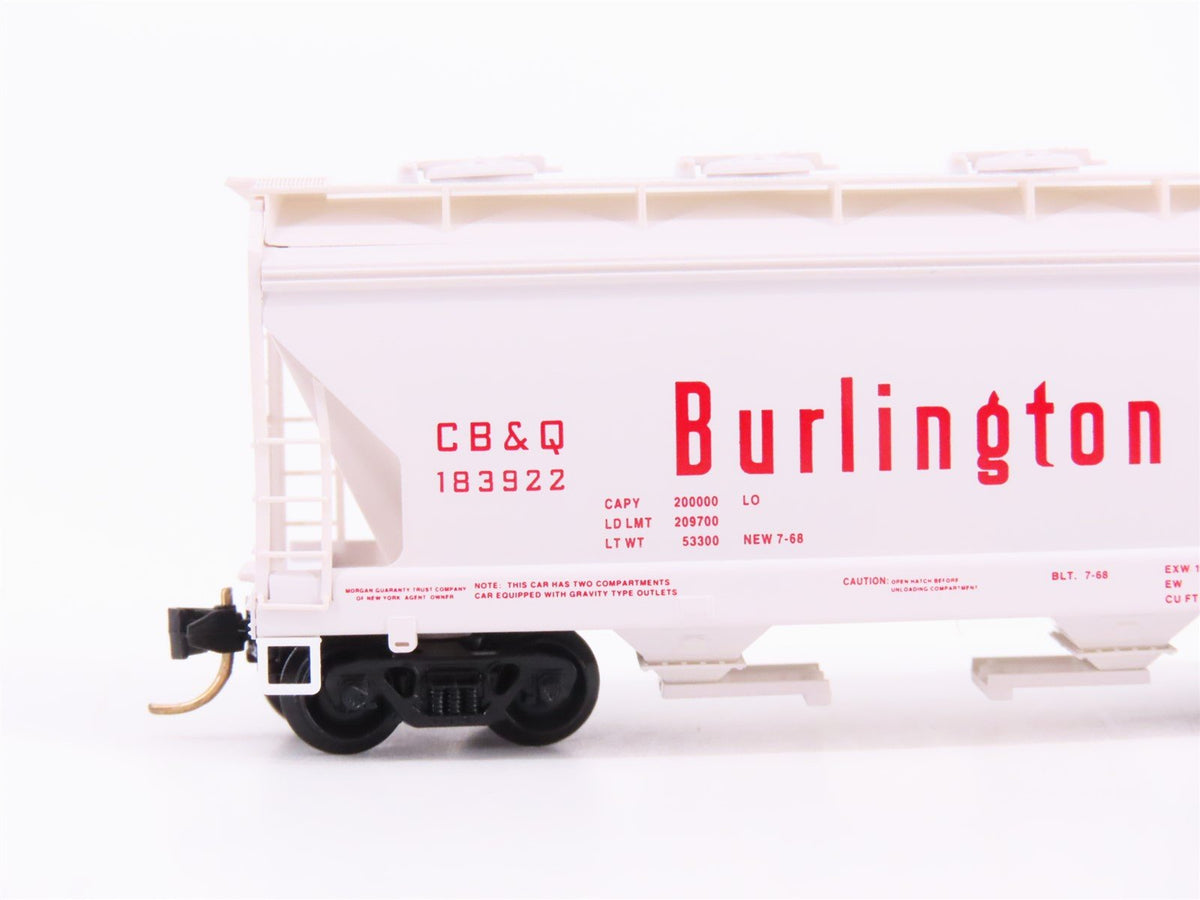 N Micro-Trains MTL 92070 CB&amp;Q Burlington Route 2-Bay Covered Hopper #183922