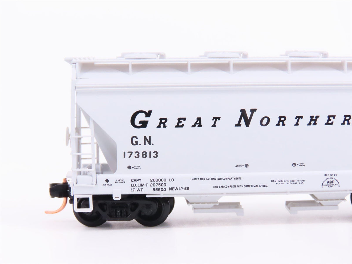 N Scale Micro-Trains MTL 92170 GN Great Northern 2-Bay Covered Hopper #173813