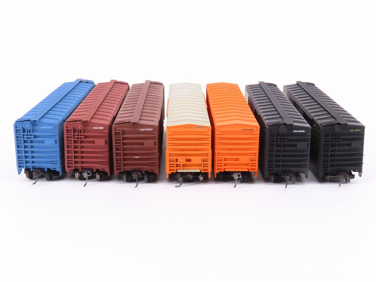 Lot of 7 HO Scale Accurail MILW/VTR/ACL/EJ&amp;E/C&amp;O/RF&amp;P/N&amp;W Boxcars