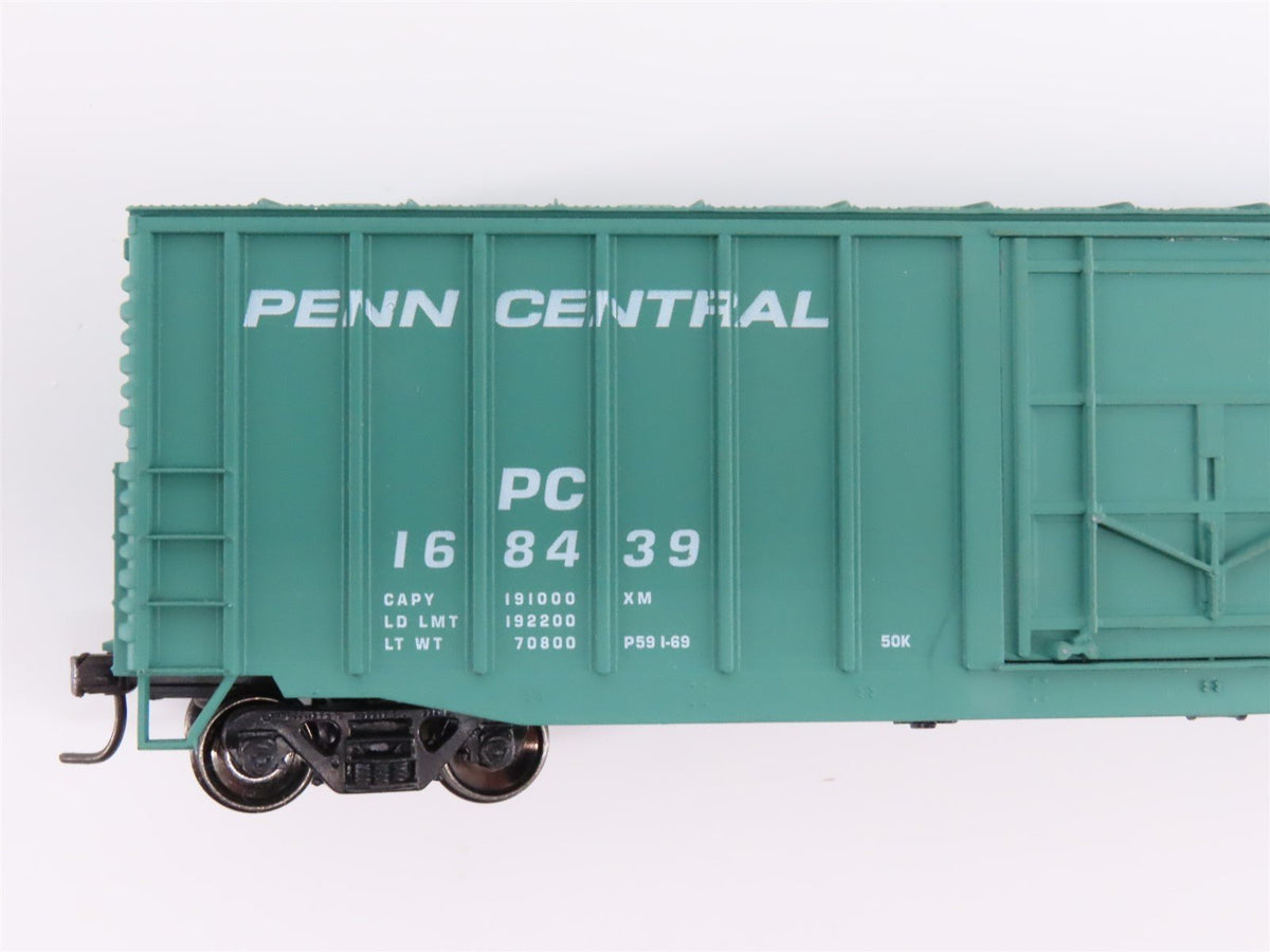 Lot of 7 HO Scale Accurail IC/CP/UP/TPW/N&amp;W/L&amp;N/PC Boxcars