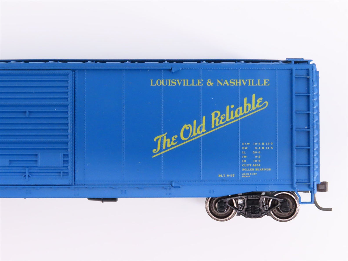 Lot of 7 HO Scale Accurail IC/CP/UP/TPW/N&amp;W/L&amp;N/PC Boxcars