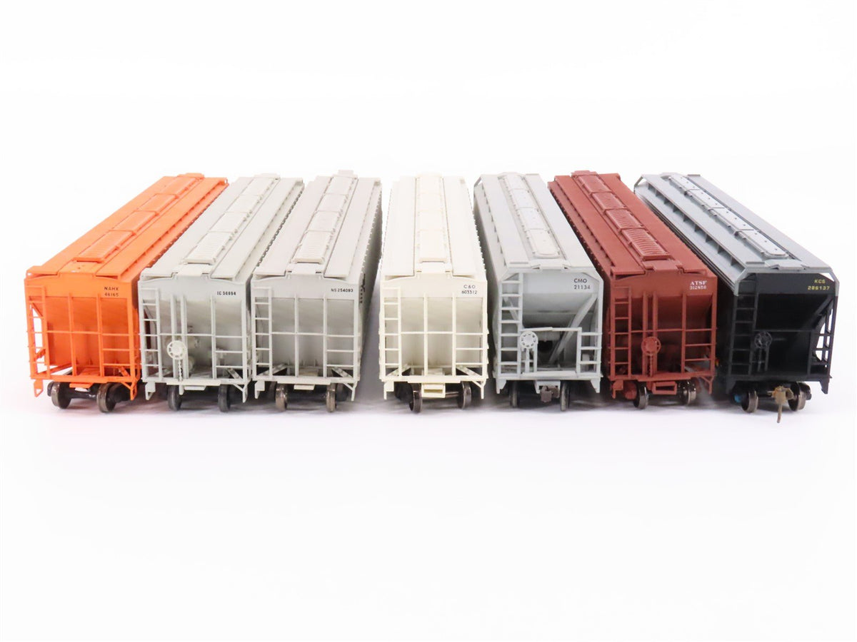 Lot of 7 HO Scale Accurail &amp; Unbranded KCS/ATSF/UP/C&amp;O/NS/IC/NAHX Hopper Cars