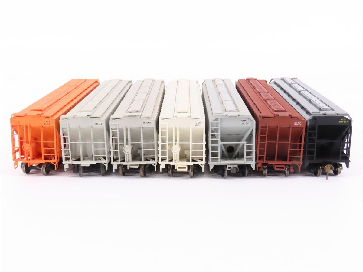 Lot of 7 HO Scale Accurail &amp; Unbranded KCS/ATSF/UP/C&amp;O/NS/IC/NAHX Hopper Cars