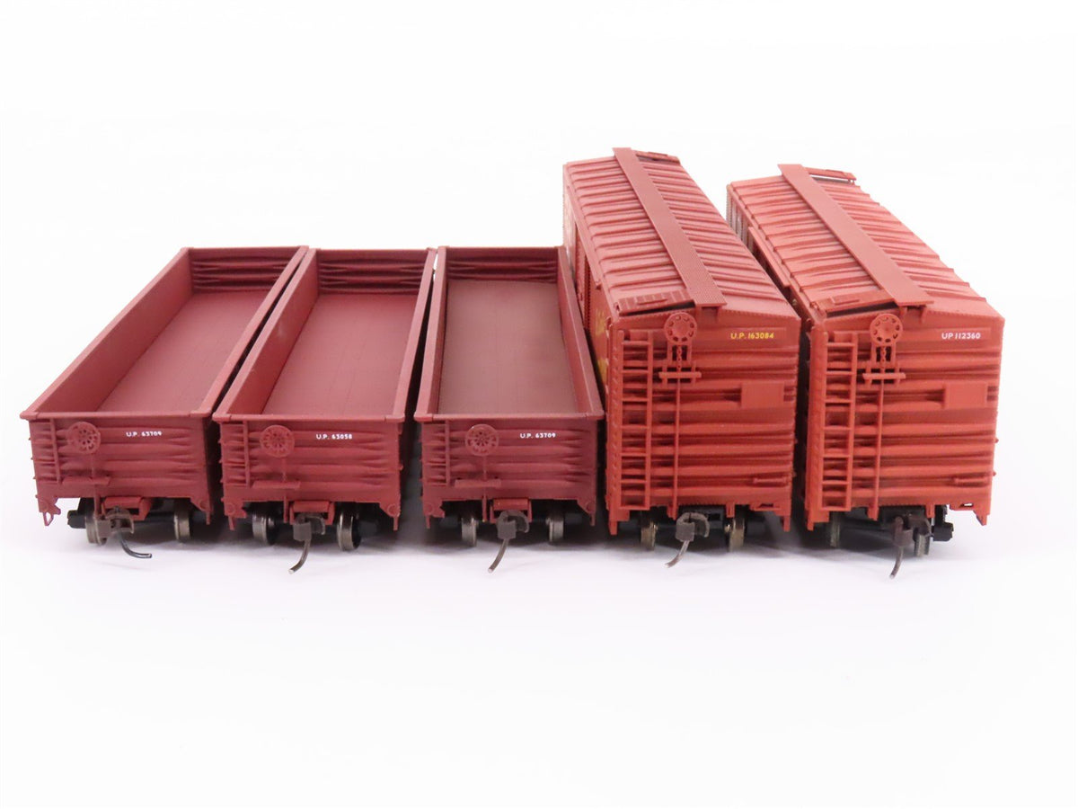 Lot of 11 HO Scale Accurail &amp; Unbranded UP Union Pacific Boxcars &amp; Gondola Cars