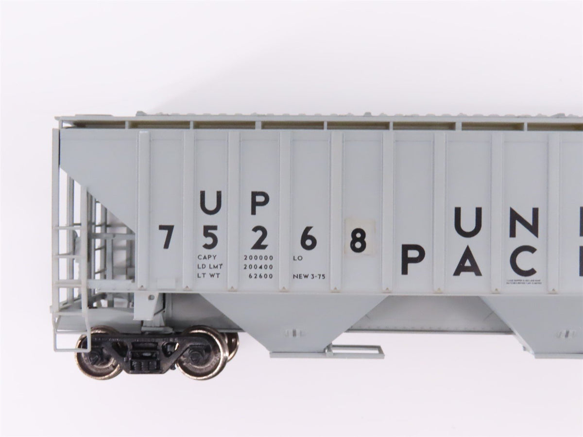 Lot of 9 HO Scale Accurail &amp; Unbranded UP Union Pacific Boxcars &amp; Hopper Cars