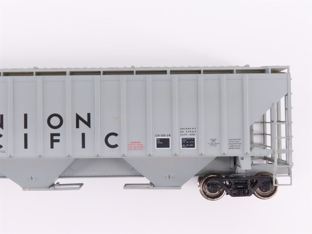 Lot of 9 HO Scale Accurail &amp; Unbranded UP Union Pacific Boxcars &amp; Hopper Cars