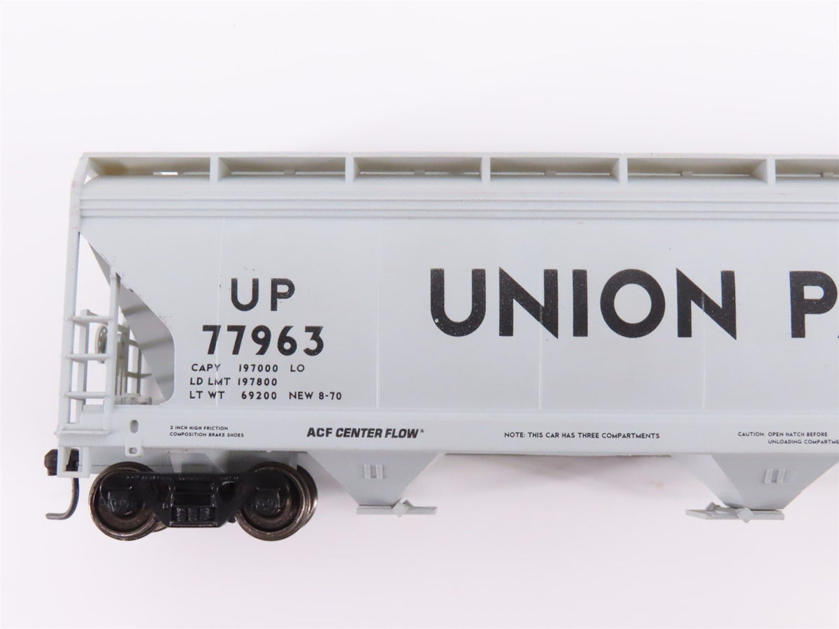 Lot of 9 HO Scale Accurail &amp; Unbranded UP Union Pacific Boxcars &amp; Hopper Cars