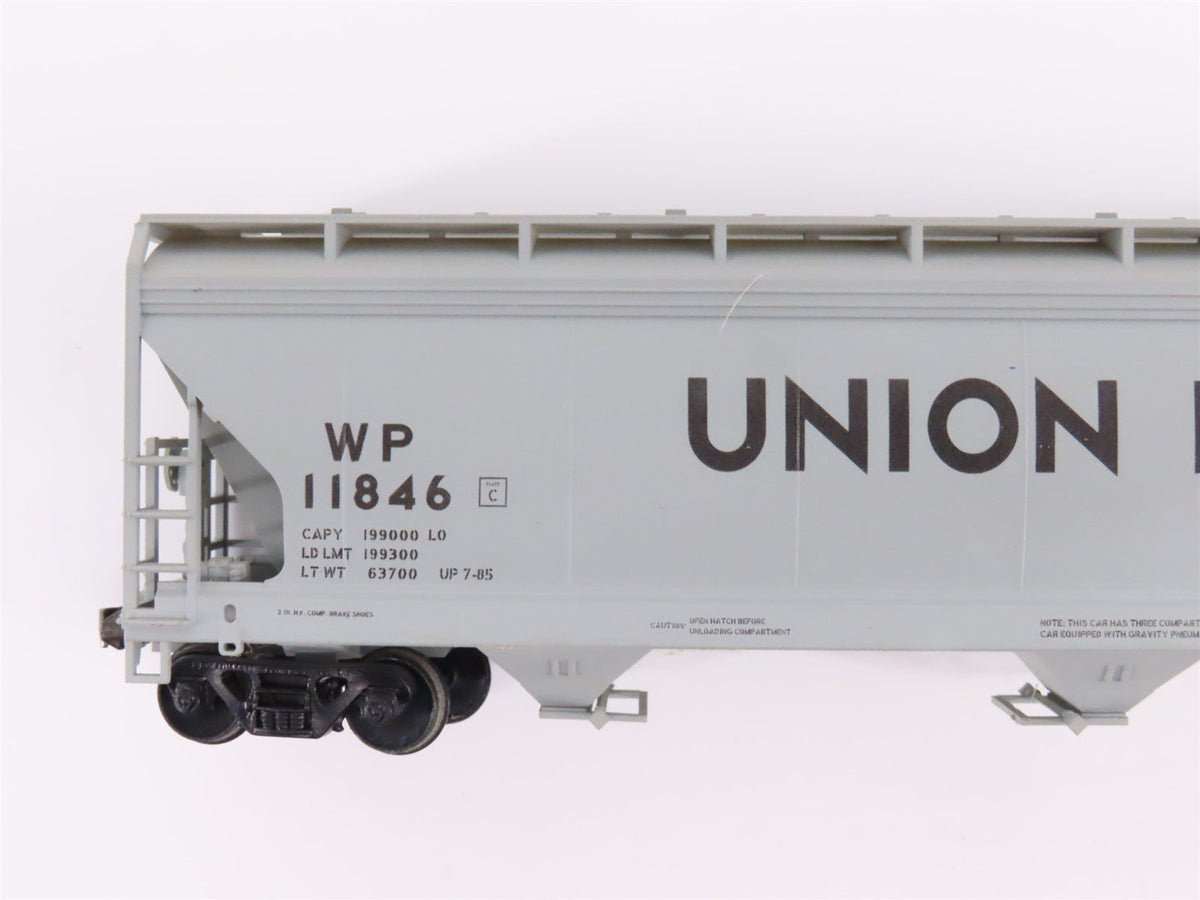 Lot of 9 HO Scale Accurail &amp; Unbranded UP Union Pacific Boxcars &amp; Hopper Cars