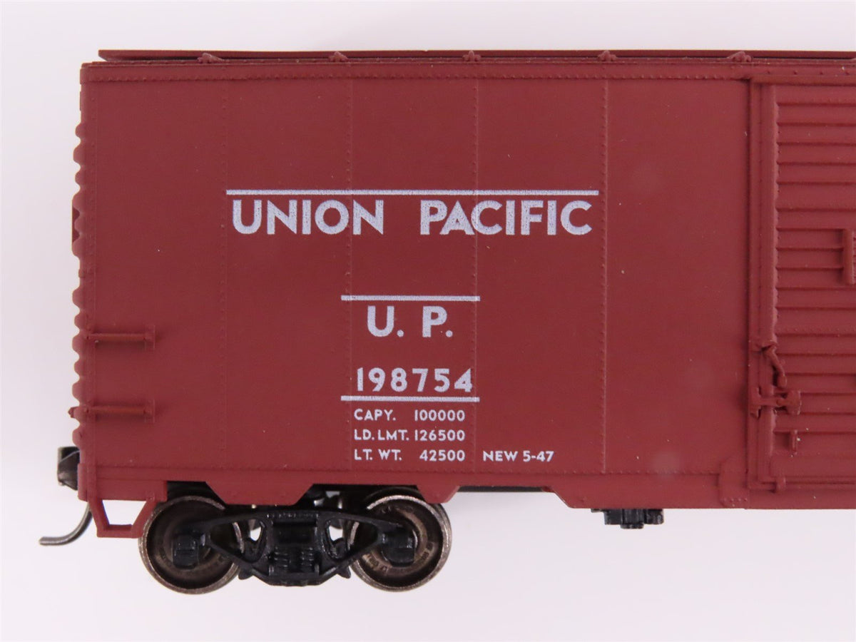 Lot of 9 HO Scale Accurail &amp; Unbranded UP Union Pacific Boxcars &amp; Hopper Cars