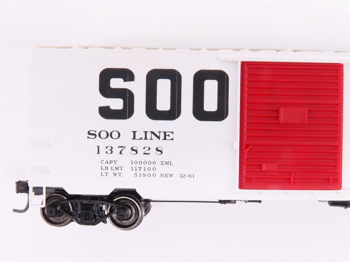 Lot of 7 HO Scale Accurail &amp; Unbranded SOO/CSXT Boxcars &amp; Hopper Cars