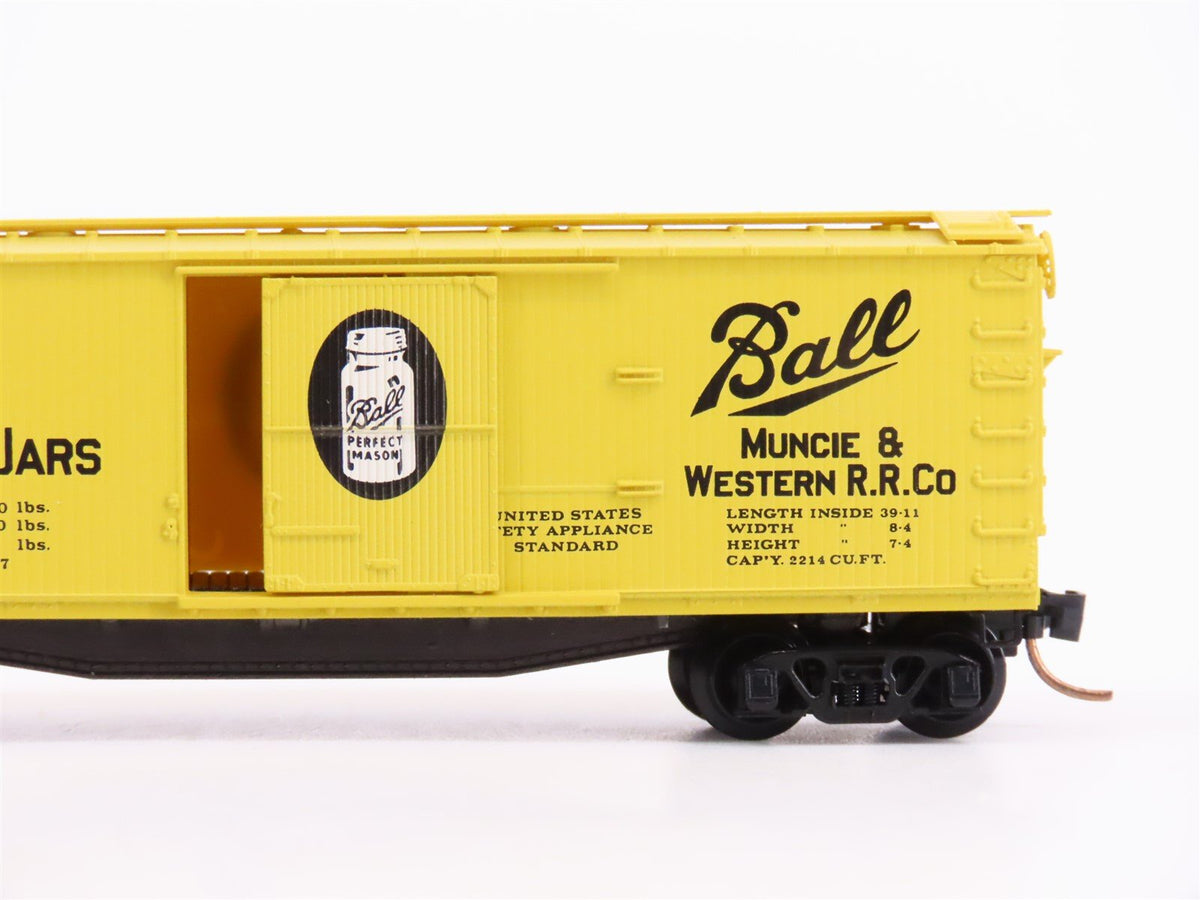 N Scale Micro-Trains MTL 42030 MWR Ball Glass Jars 40&#39; Single Door Box Car #1022