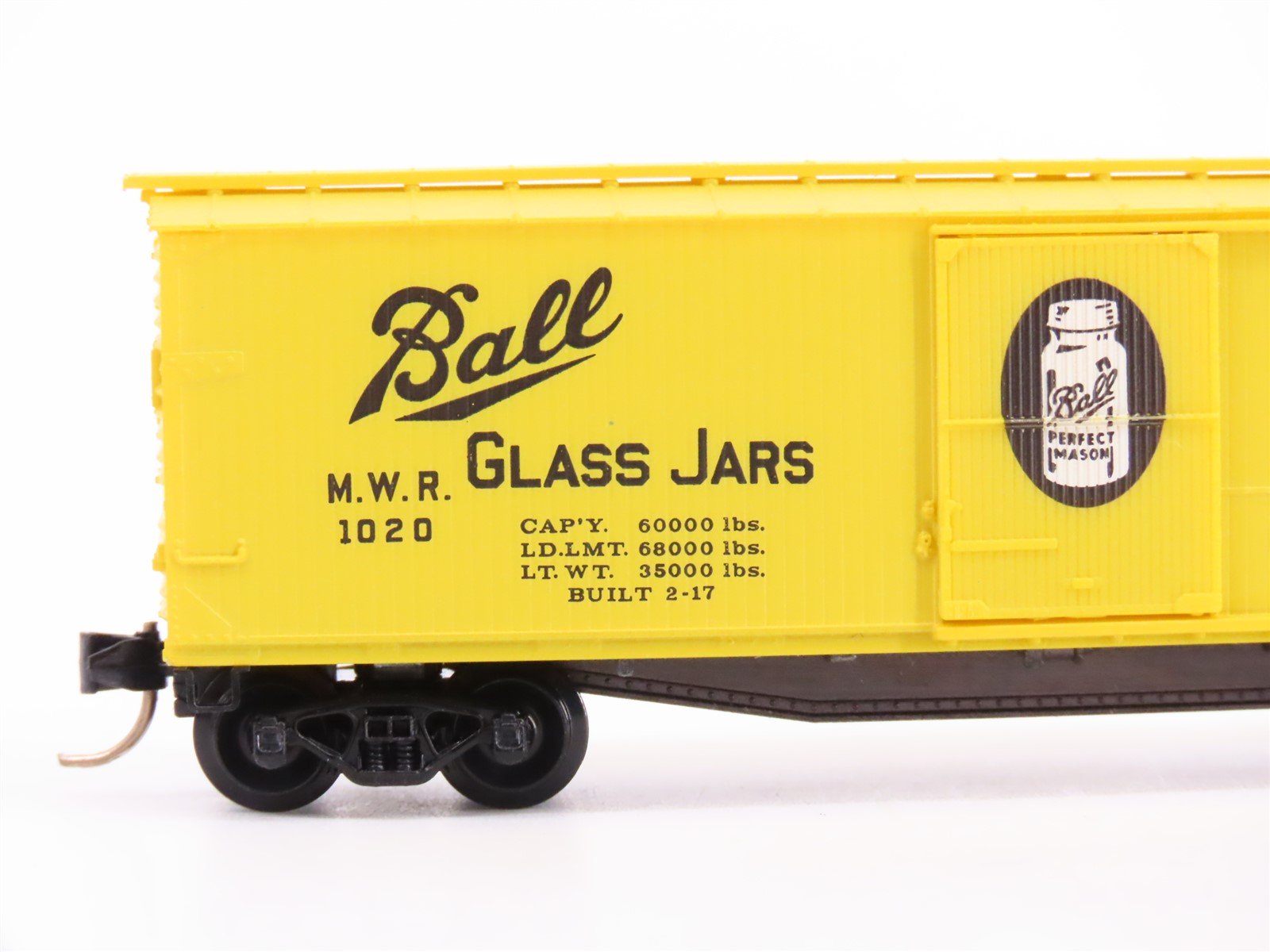 N Scale Micro-Trains MTL 42030 MWR Ball Glass Jars 40' Single Door Box Car #1020