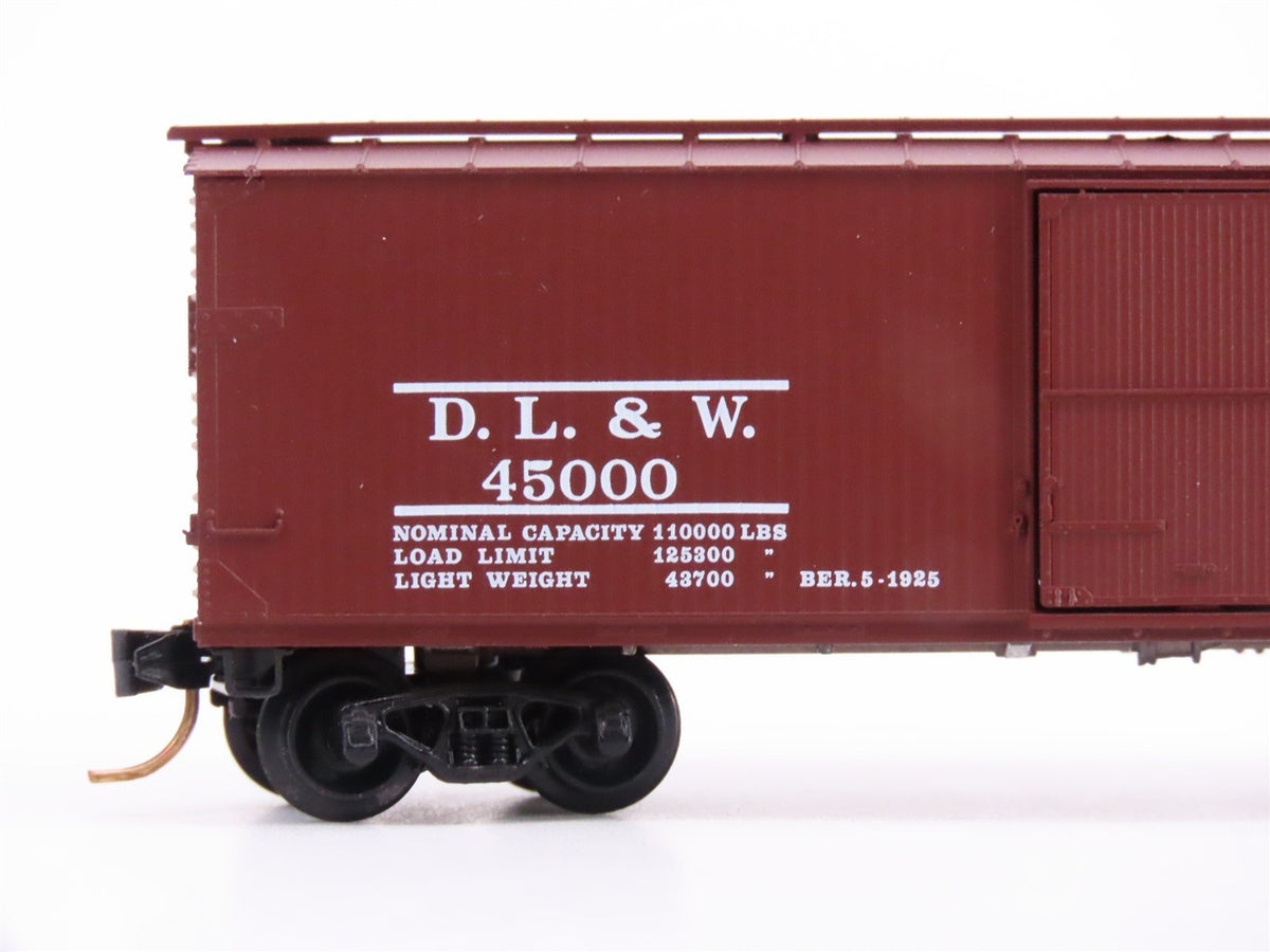 N Scale Kadee Micro-Trains MTL 39070 DL&amp;W Lackawanna Railroad 40&#39; Box Car #45000