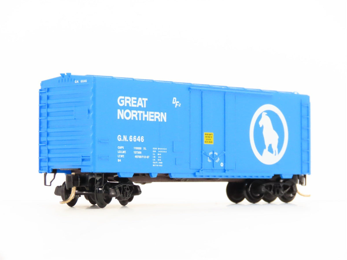 N Micro-Trains MTL 74030 GN Great Northern &quot;Big Sky Blue&quot; 40&#39; Box Car #6646