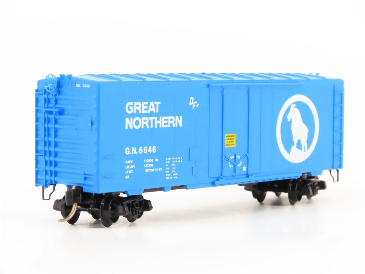 N Micro-Trains MTL 74030 GN Great Northern &quot;Big Sky Blue&quot; 40&#39; Box Car #6646