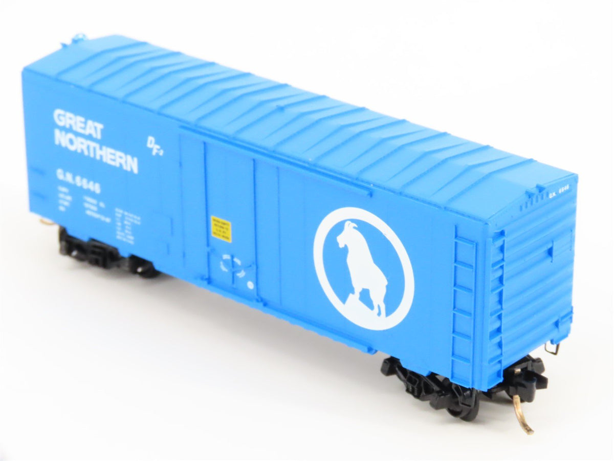 N Micro-Trains MTL 74030 GN Great Northern &quot;Big Sky Blue&quot; 40&#39; Box Car #6646