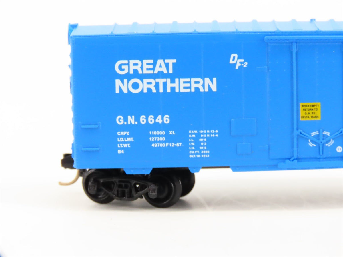 N Micro-Trains MTL 74030 GN Great Northern &quot;Big Sky Blue&quot; 40&#39; Box Car #6646