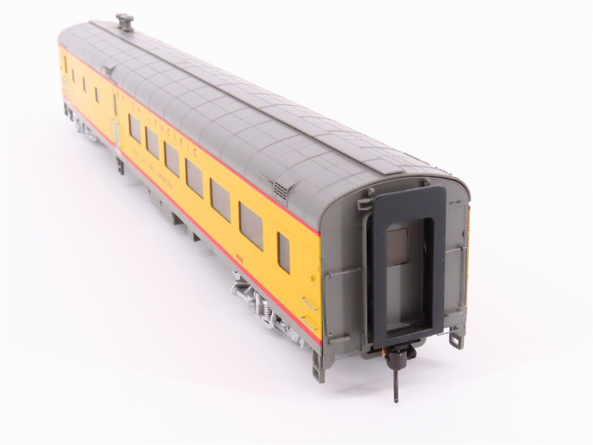 HO Scale Walthers 932-9542 UP Union Pacific Diner Passenger Car &quot;City of LA&quot;