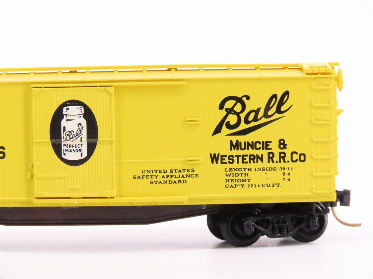 N Scale Micro-Trains MTL 42030 MWR Ball Glass Jars 40&#39; Single Door Box Car #1024