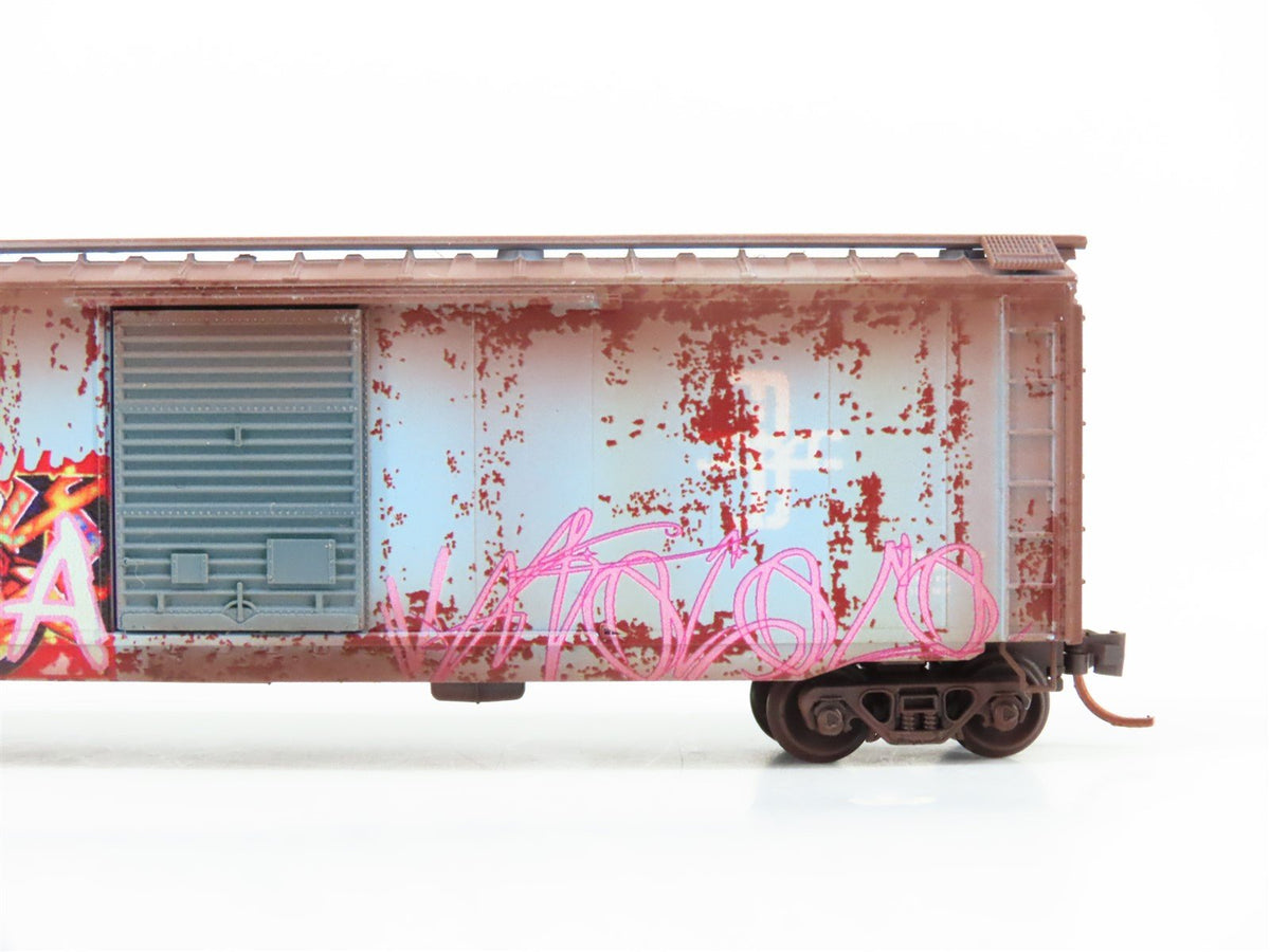 N Micro-Trains MTL 03144440 B&amp;M Boston &amp; Maine 50&#39; Box Car #77930 w/ Graffiti