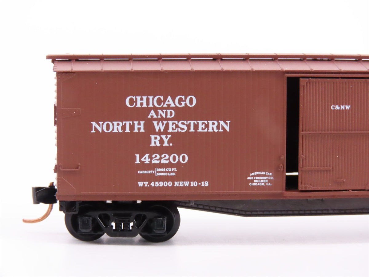 N Scale Micro-Trains Line MTL 39160 CNW Chicago North Western 40&#39; Box Car 142200