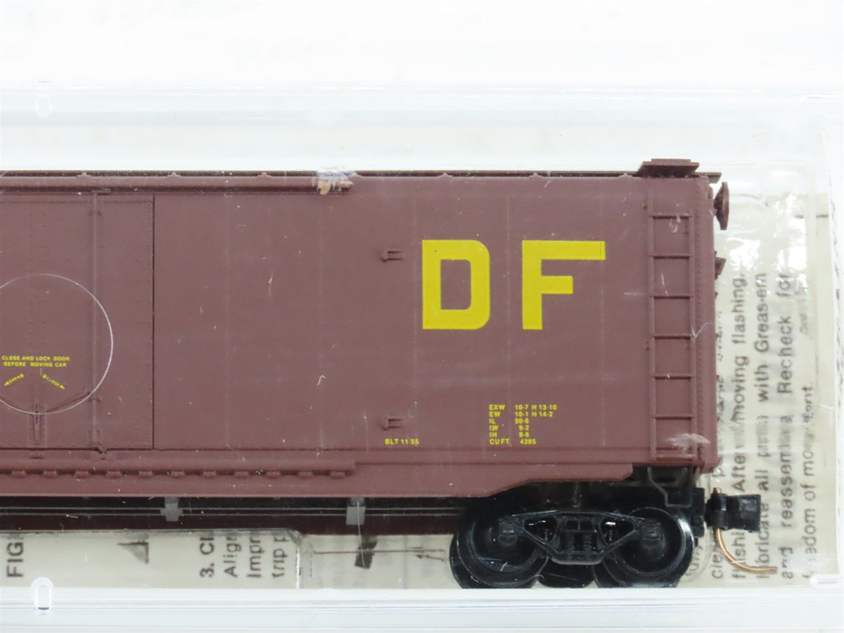 N Scale Micro-Trains MTL 32300 CGW Chicago Great Western 50&#39; Box Car #307