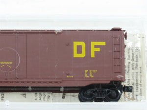 N Scale Micro-Trains MTL 32300 CGW Chicago Great Western 50' Box Car #307