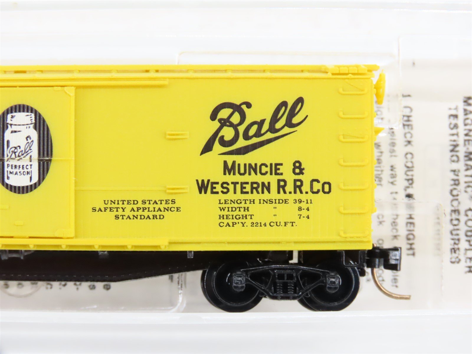 N Scale Micro-Trains MTL 42030 MWR Ball Glass Jars 40' Single Door Box Car #1020