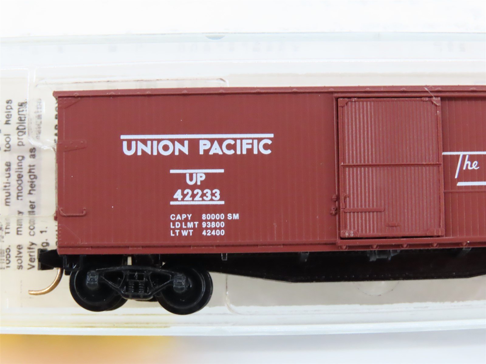 N Scale Micro-Trains MTL 39010 UP Union Pacific Streamliners 40' Box Car #42233