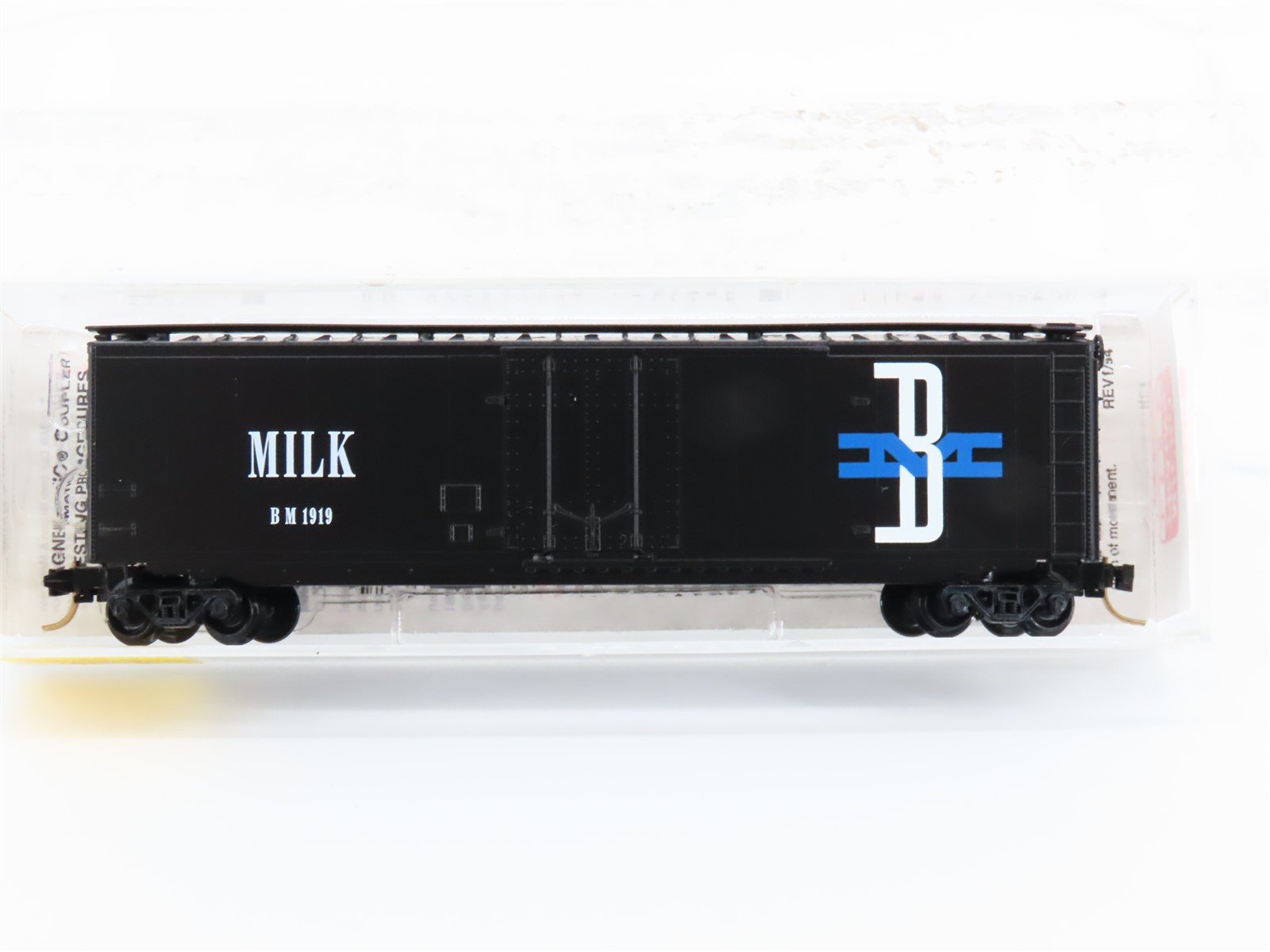 N Scale Micro-Trains MTL 32330 BM Boston & Maine Milk 50' Box Car #1919