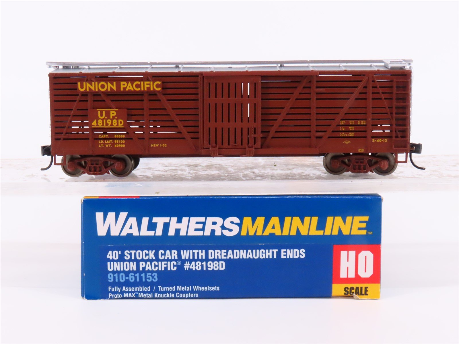 HO Walthers 910-61153 UP Union Pacific 40' Dreadnaught Ends Stock Car #48198D