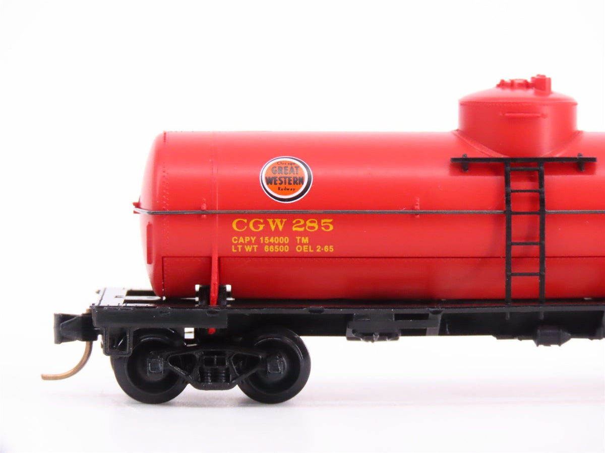 N Scale Micro-Trains MTL 65300 CGW Chicago Great Western 39&#39; Tank Car #285