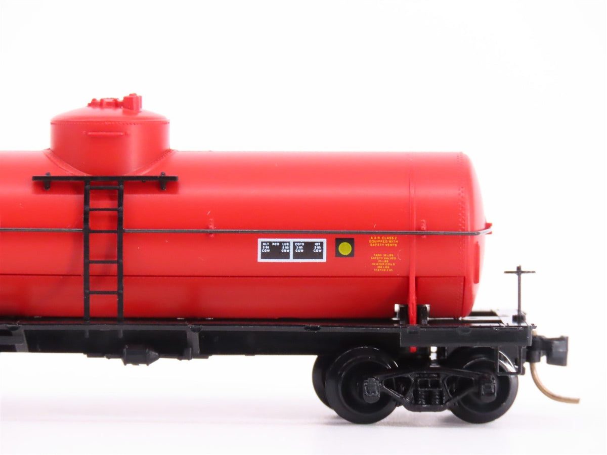 N Scale Micro-Trains MTL 65300 CGW Chicago Great Western 39&#39; Tank Car #285