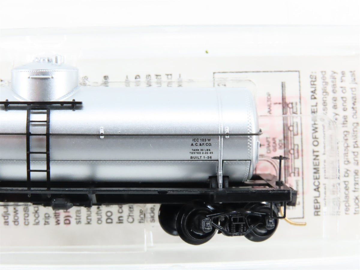 N Scale Micro-Trains MTL 65400 CGW Chicago Great Western 39&#39; Tank Car #290