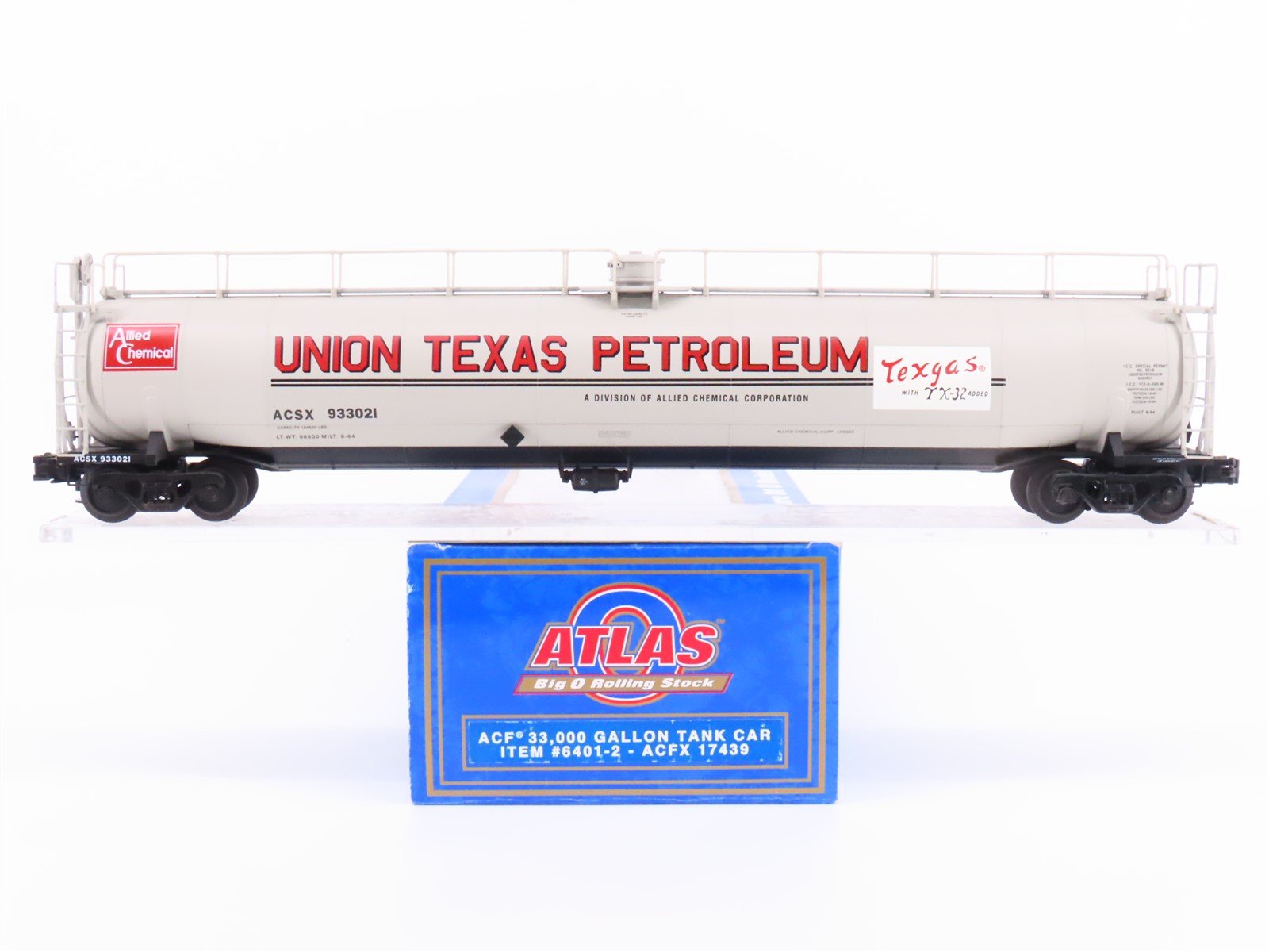 O Gauge 3-Rail Atlas 6401-2 ACFX Union Texas Petroleum 33k Gal Tankcar #933021