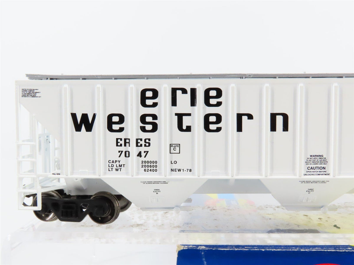 HO Scale Athearn 7163 ERES Erie Western 54&#39; 3-Bay Covered Hopper #7047